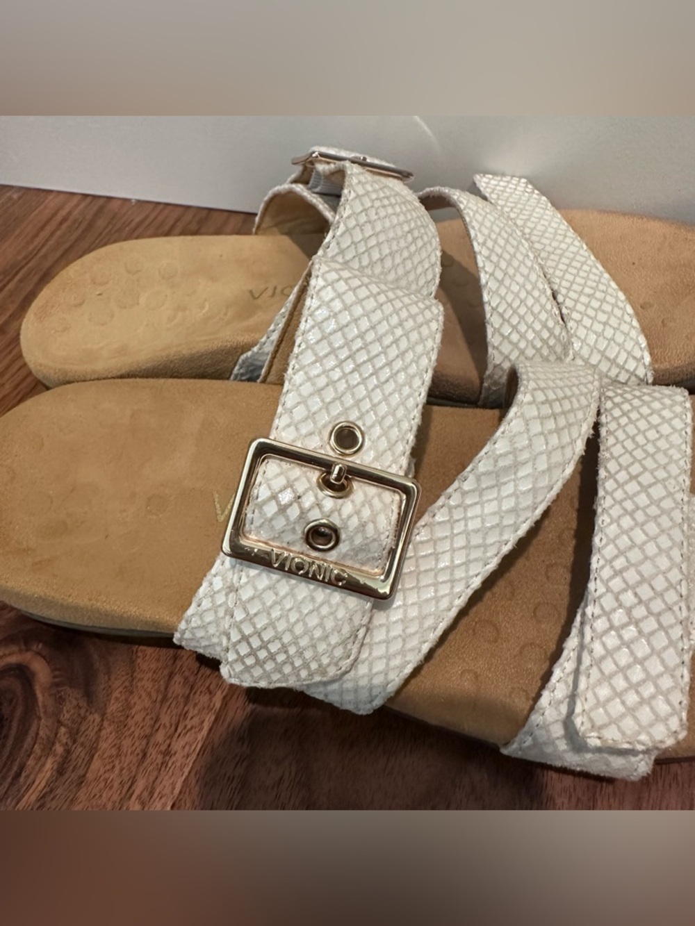 Vionic Skylar Snake Skin Strap White Sandals. - Picture 5 of 9